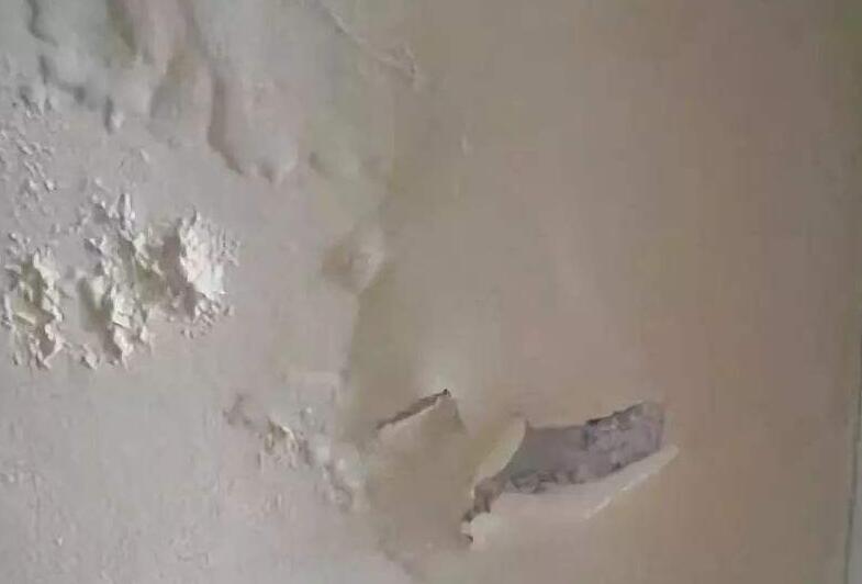 墻面滲水有什么辦法修復？屋頂防水施工的時候這些要留意