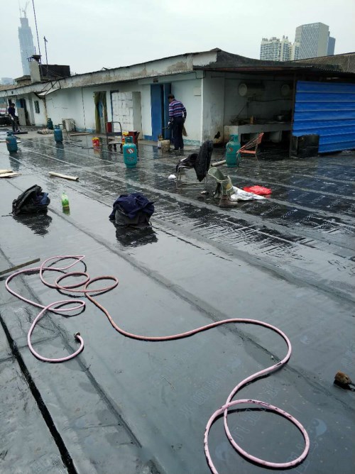 蘇州防水補漏施工公司淺談地下室做防水的原因及堵漏注漿施工方法